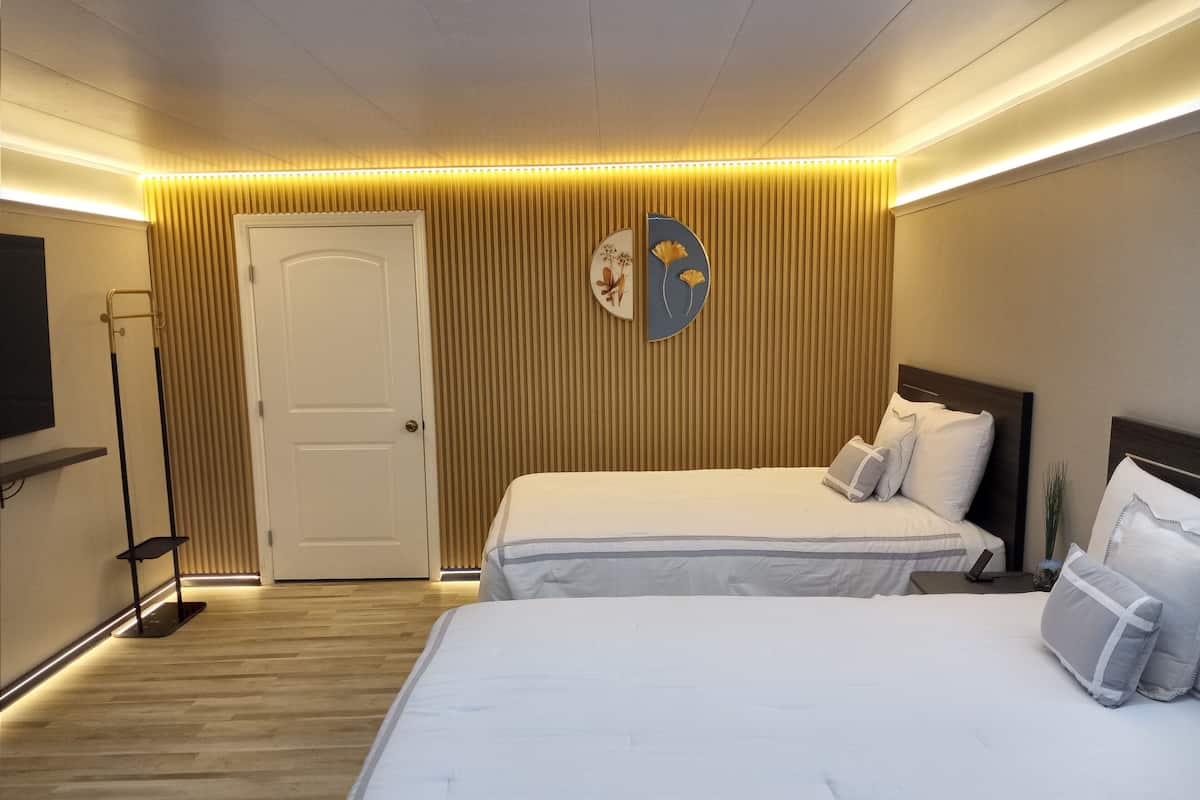 Deluxe Room, 2 Queen Beds