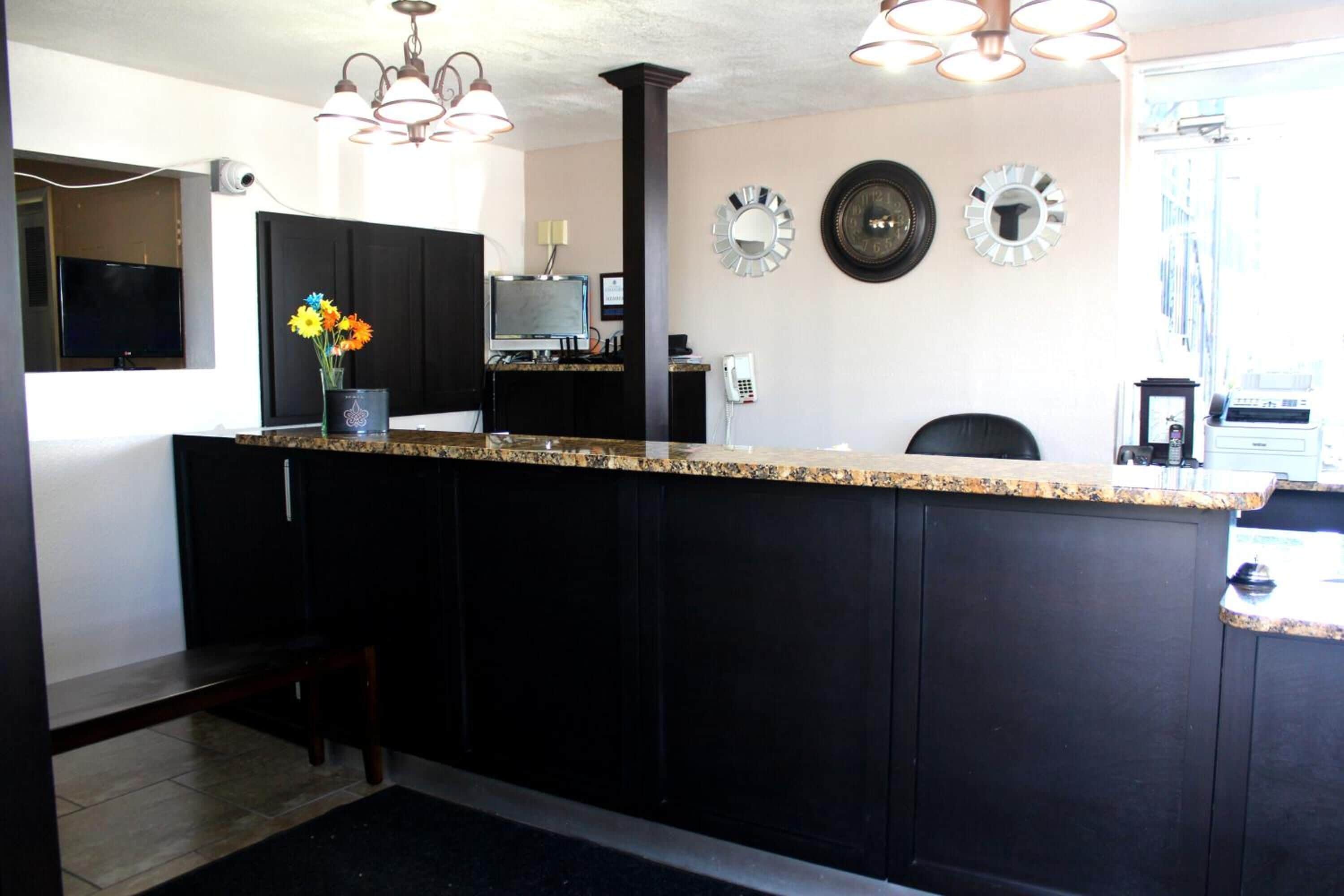 Photo - Budget Inn - St. Petersburg