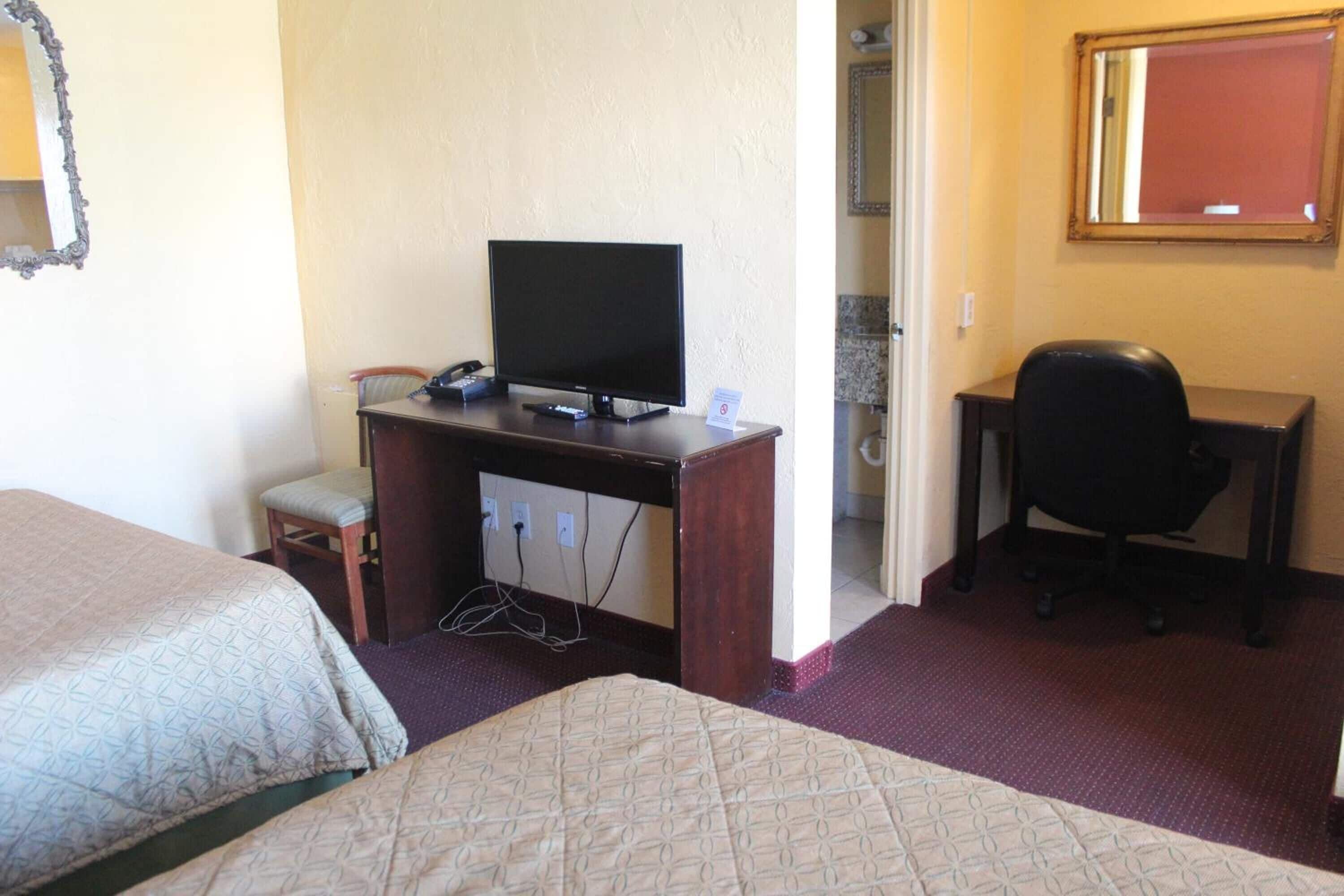 Photo - Budget Inn - St. Petersburg