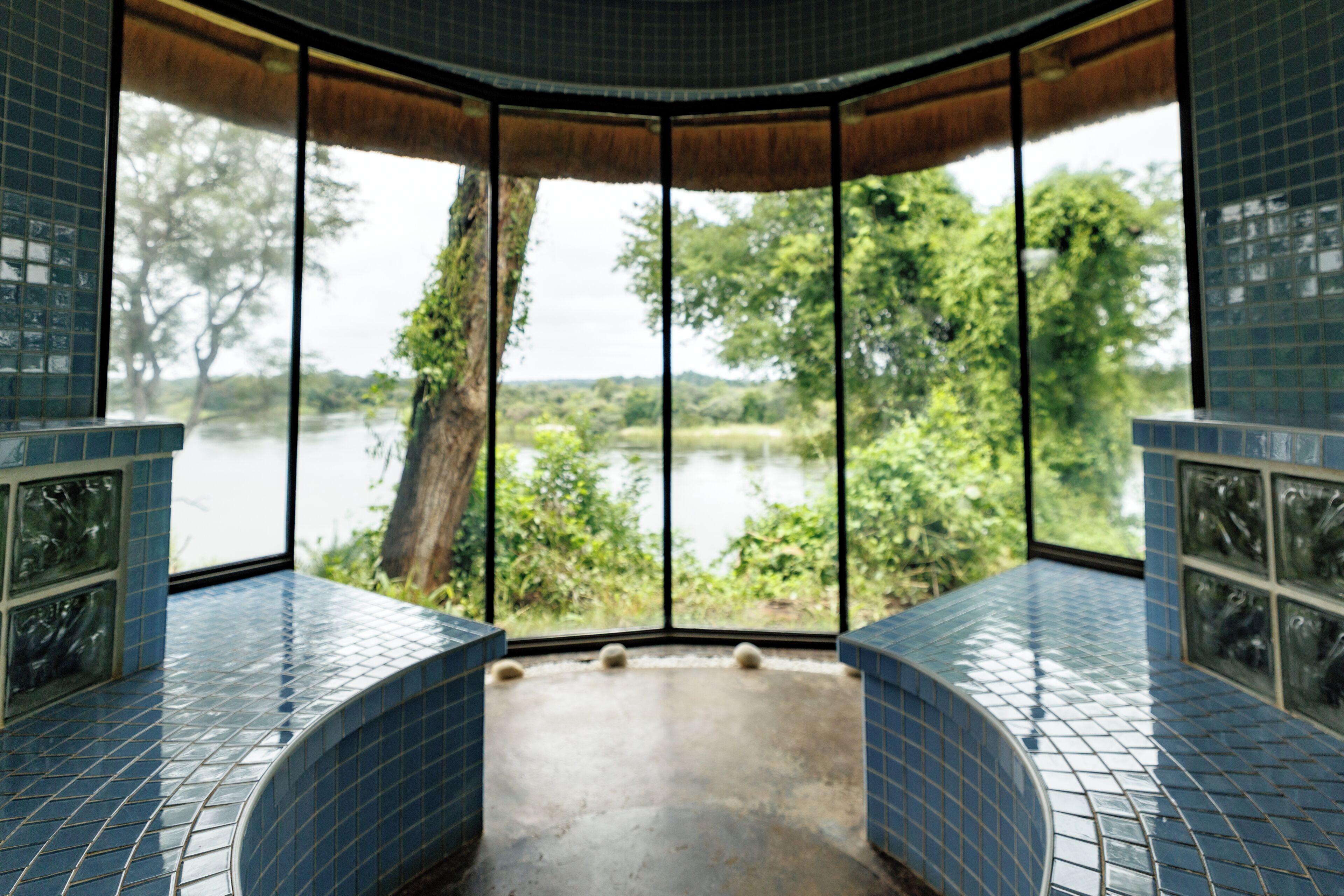 Body wraps, body scrubs, thalassotherapy, 5 treatment rooms