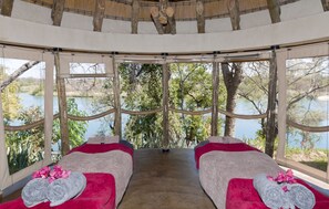 Body wraps, body scrubs, thalassotherapy, 5 treatment rooms - Divava Okavango Resort & Spa (Divundu)