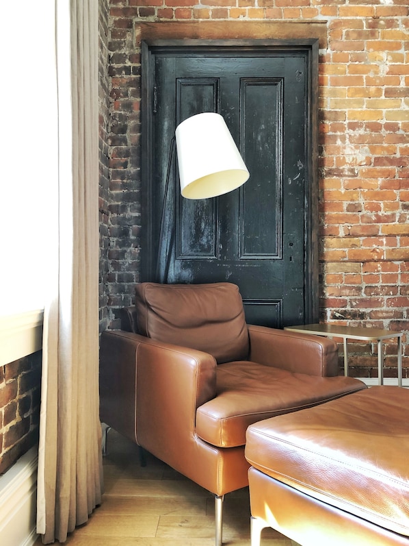 Legacy 2 Doubles | Living area