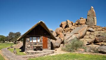 Zimmersafe, Schreibtisch, laptopgeeigneter Arbeitsplatz, Bettwäsche