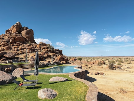 Outdoor pool, sun loungers