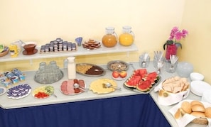 Desayuno buffet incluido todos los días