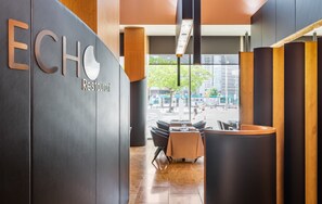 2 间餐厅，供应早餐