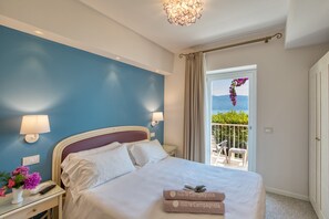 Classic Double Room, Partial Lake View, Ground Floor - Hotel Villa Europa (Gargnano)