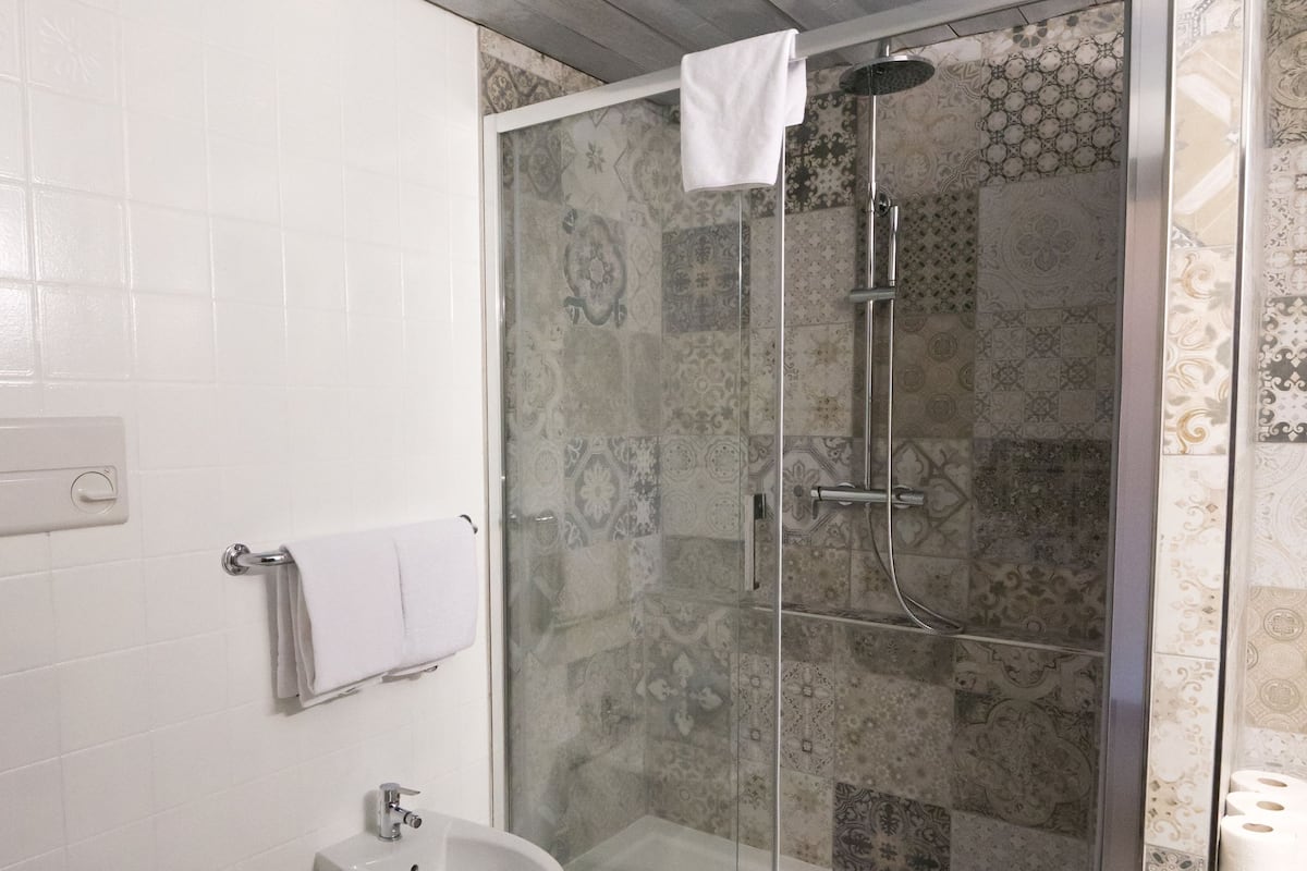 Basic-Suite, 1 Schlafzimmer | 1 Schlafzimmer, Zimmersafe, kostenlose Babybetten, BettwÀsche