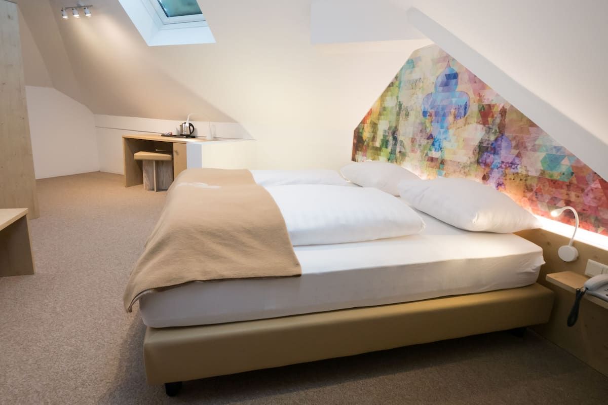 1 Schlafzimmer, Zimmersafe, kostenlose Babybetten, BettwÀsche