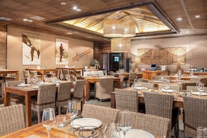 4 restaurants, lunch, dinner served; Regional cuisine
