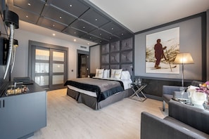 2 bedrooms, premium bedding, down duvets, minibar