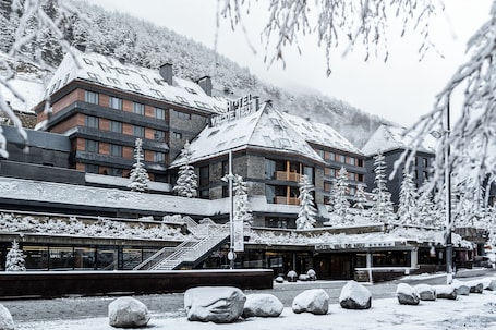 Fachada del alojamiento. Hotel Val De Neu