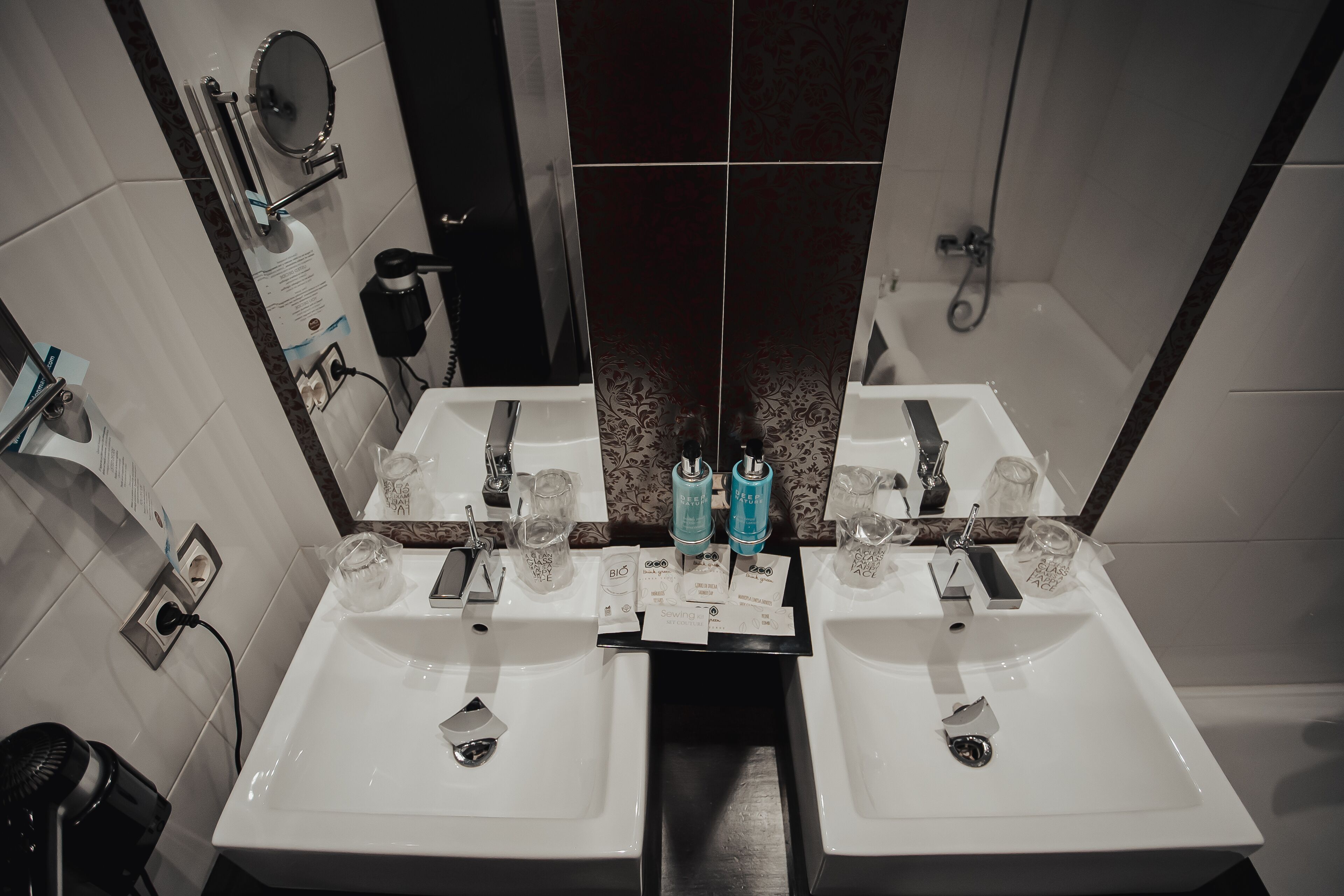 family room | bathroom | combined shower/bathtub, free toiletries, hair dryer, bidet