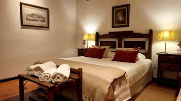 Double Room | Individually decorated, individually furnished, desk, blackout drapes