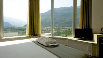 Superior-Zimmer, 1 King-Bett | Daunenbettdecken, Minibar, Zimmersafe, Schreibtisch