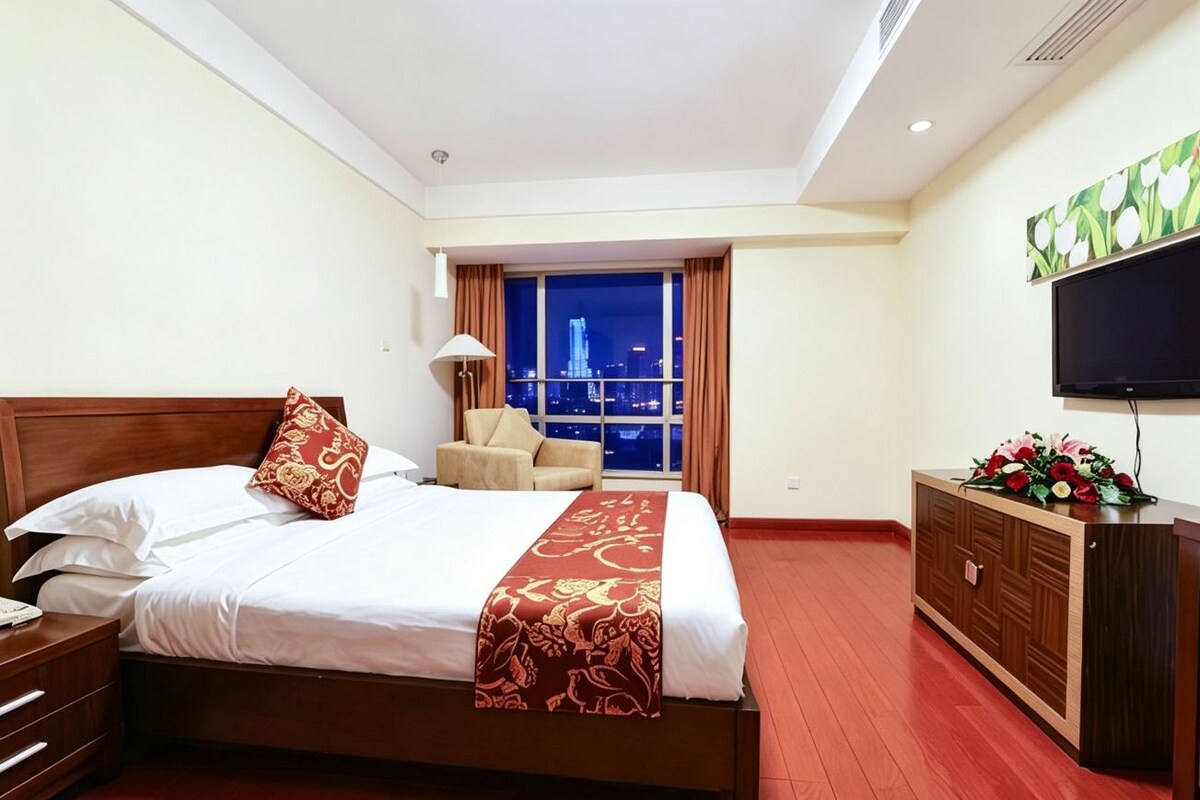 Minibar, két bảo mật tại phòng, bàn 