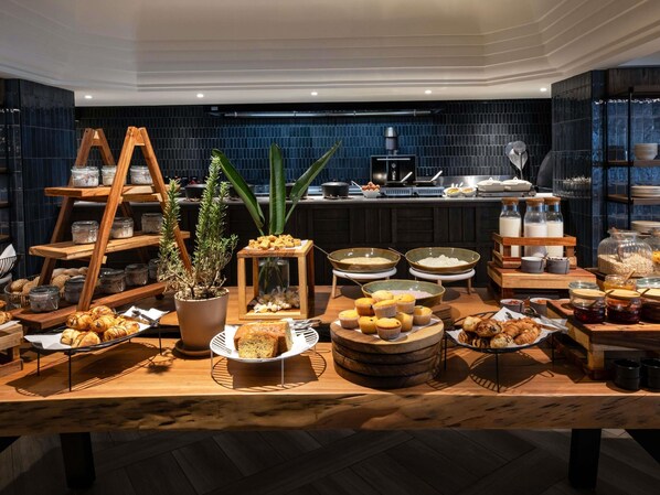 Daily buffet breakfast for a fee