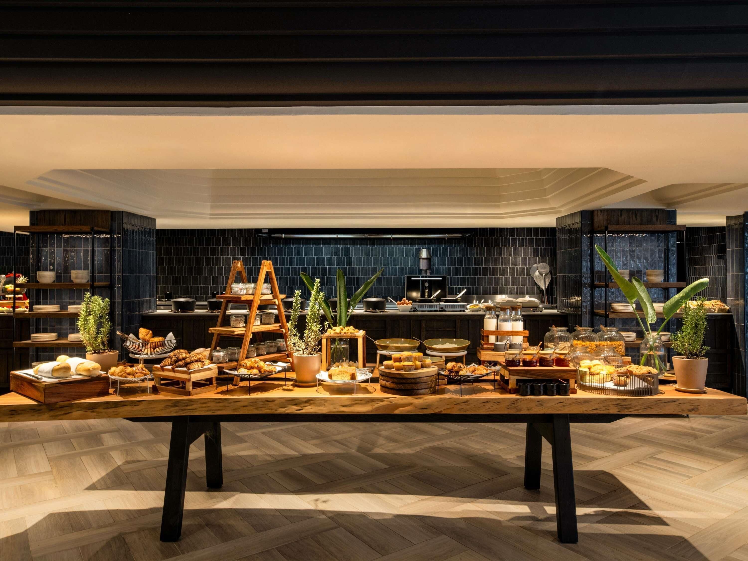 Petit déjeuner buffet (240 NAD par personne)