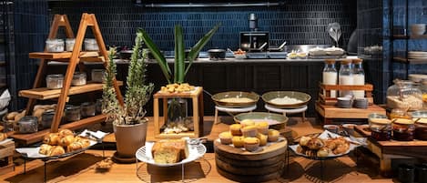 Tägliches Frühstücksbuffet (240 NAD pro Person)