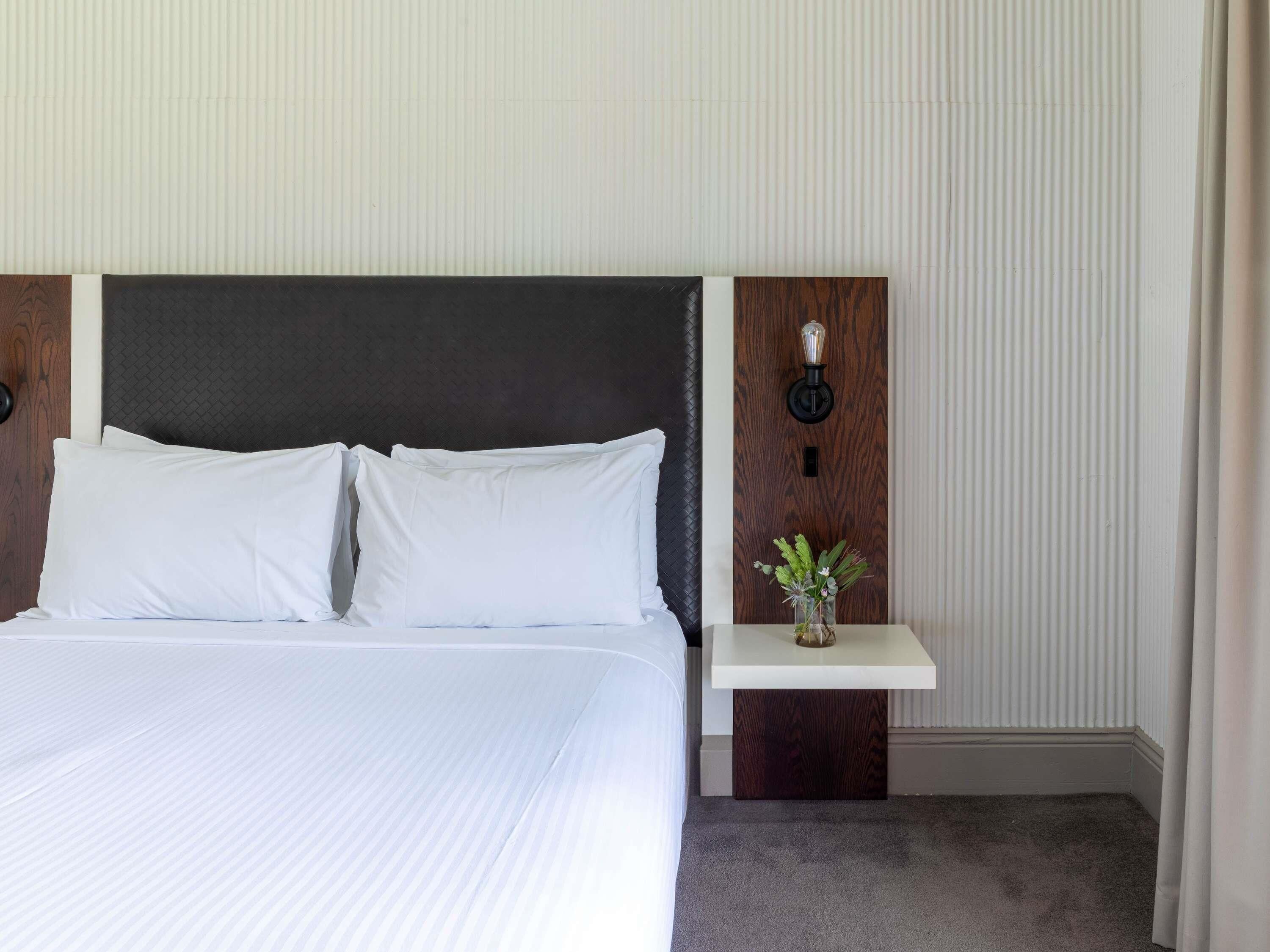 Suite, 1 Queen Bed - Detached private bathroom (Heritage)