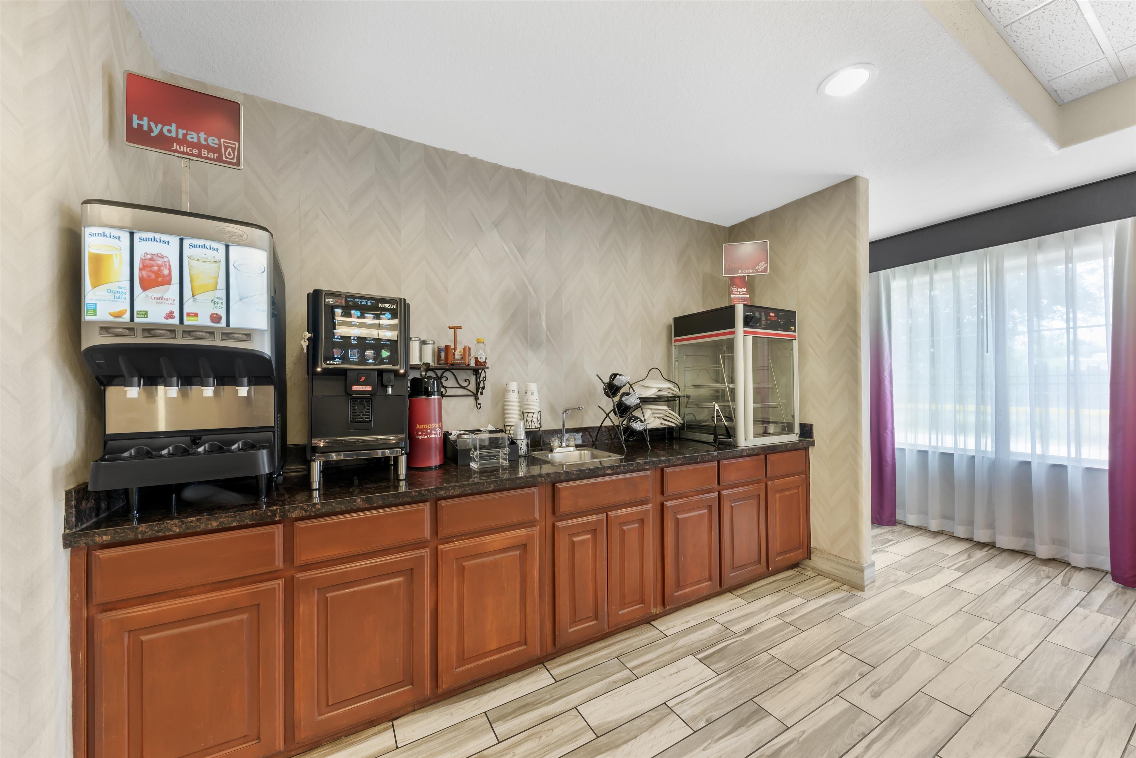 free daily full breakfast