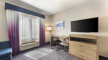 Standard Room, 1 Queen Bed, Non Smoking, Microwave | Desk, laptop workspace, blackout curtains, iron/ironing board