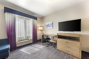 Standard Room, 1 Queen Bed, Non Smoking, Microwave | Desk, laptop workspace, blackout curtains, iron/ironing board