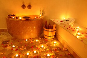 Outdoor treatment areas, Turkish bath, body treatments, sports massages - Riad Les Hibiscus (Marrakech)
