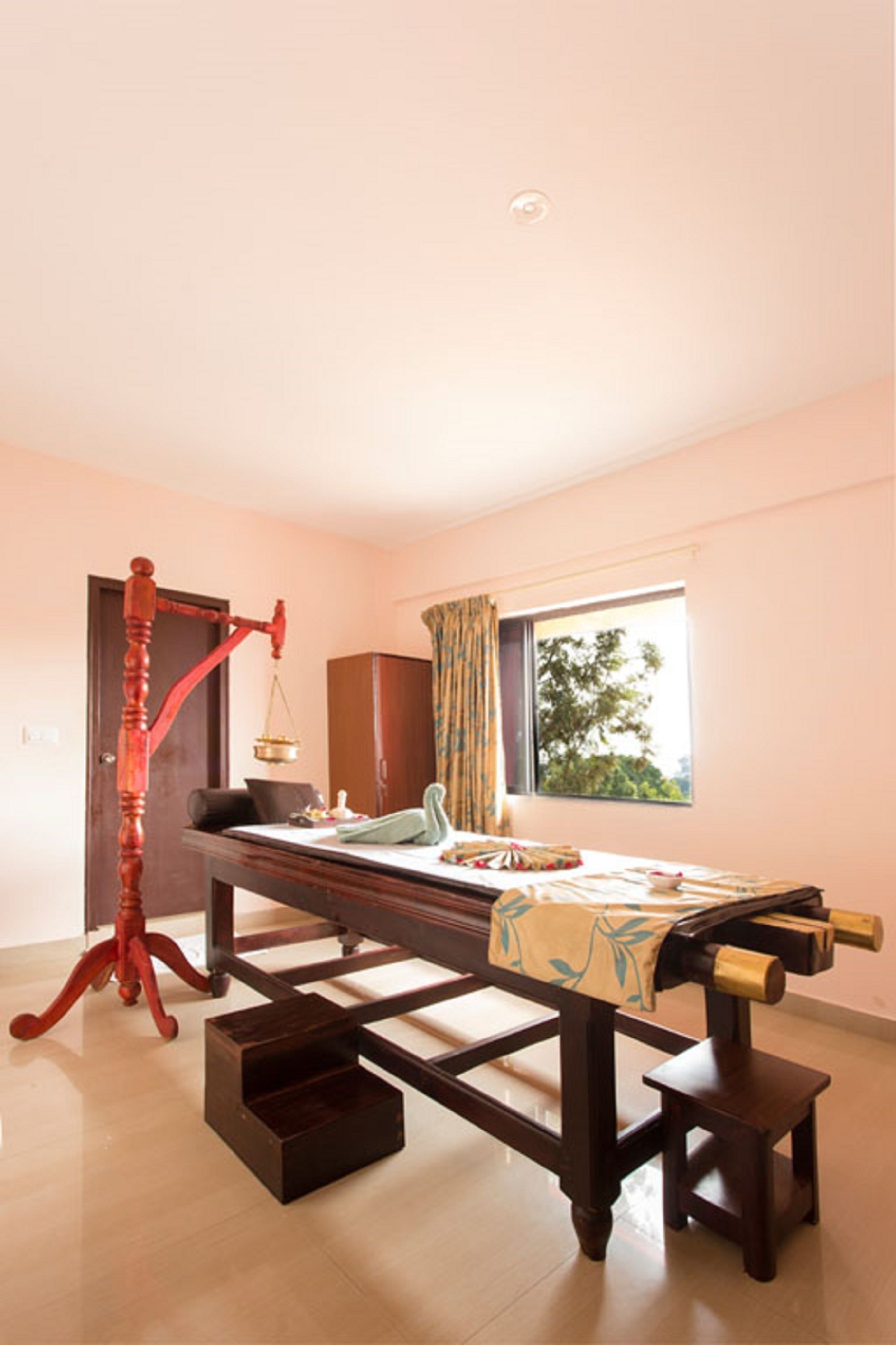 Hot stone massages, deep-tissue massages, Swedish massages, facials