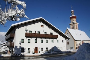 Front of property - Gästehaus Elisabeth (Tulfes)