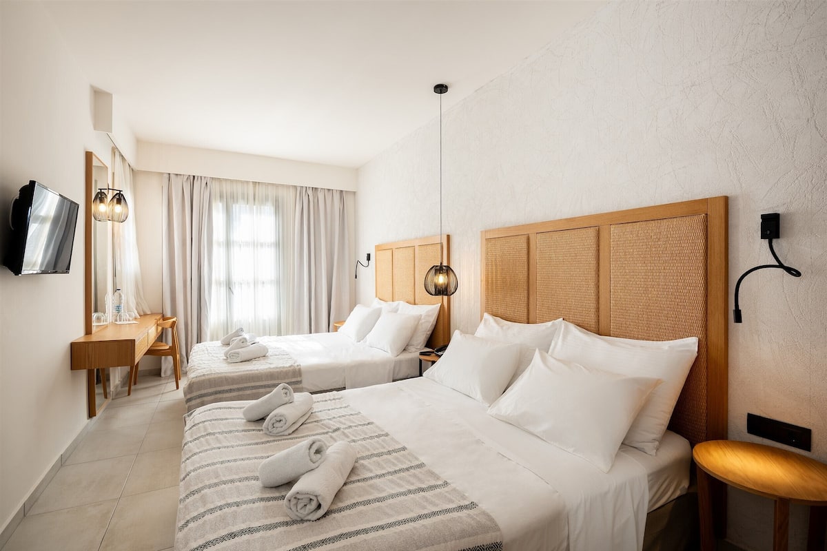 Junior Quadruple Room | Individually decorated, free WiFi, bed sheets
