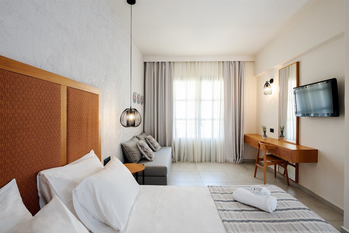 Deluxe Double Room | Individually decorated, free WiFi, bed sheets