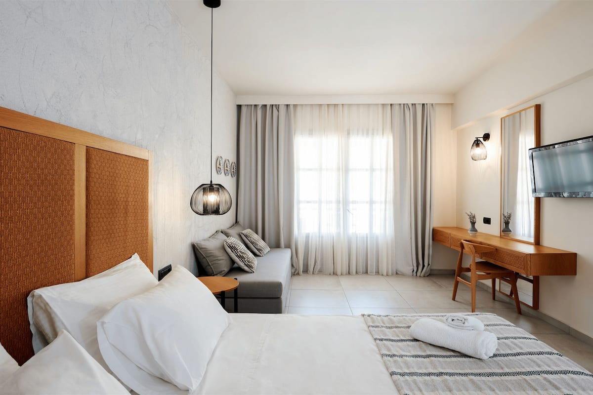 deluxe double room | individually decorated, free wifi, bed sheets