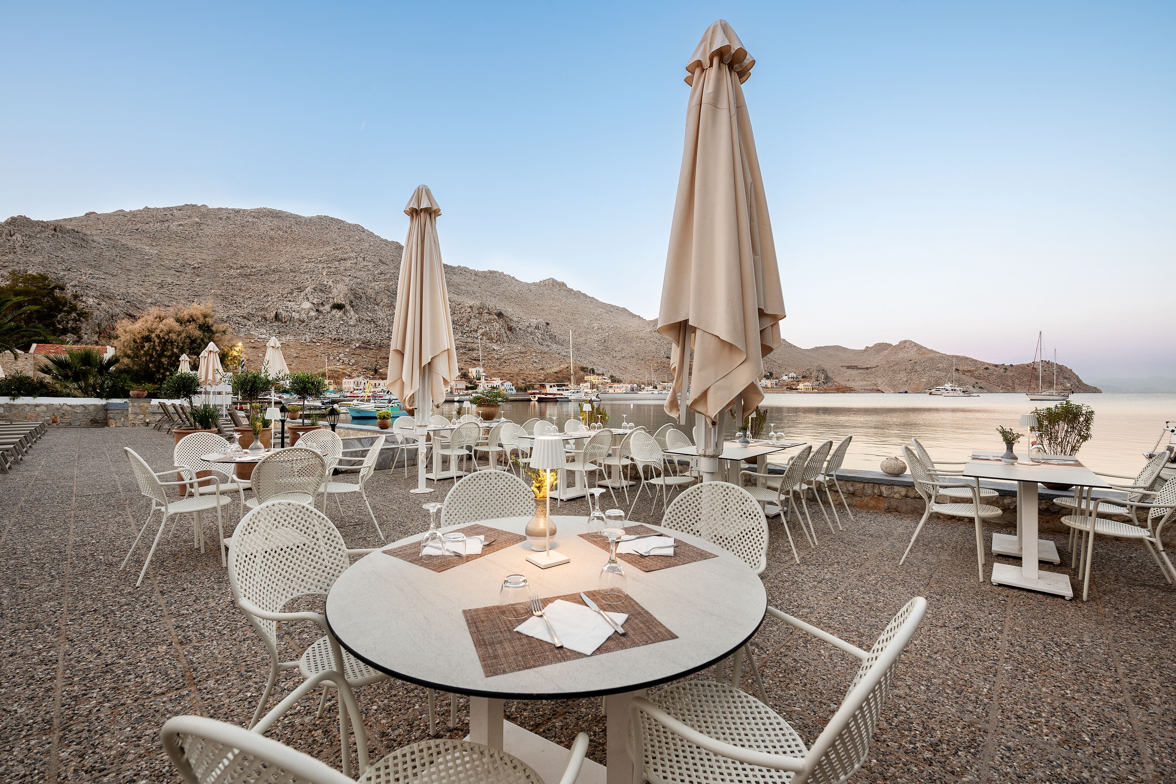 2 restaurants, dinner served, mediterranean cuisine