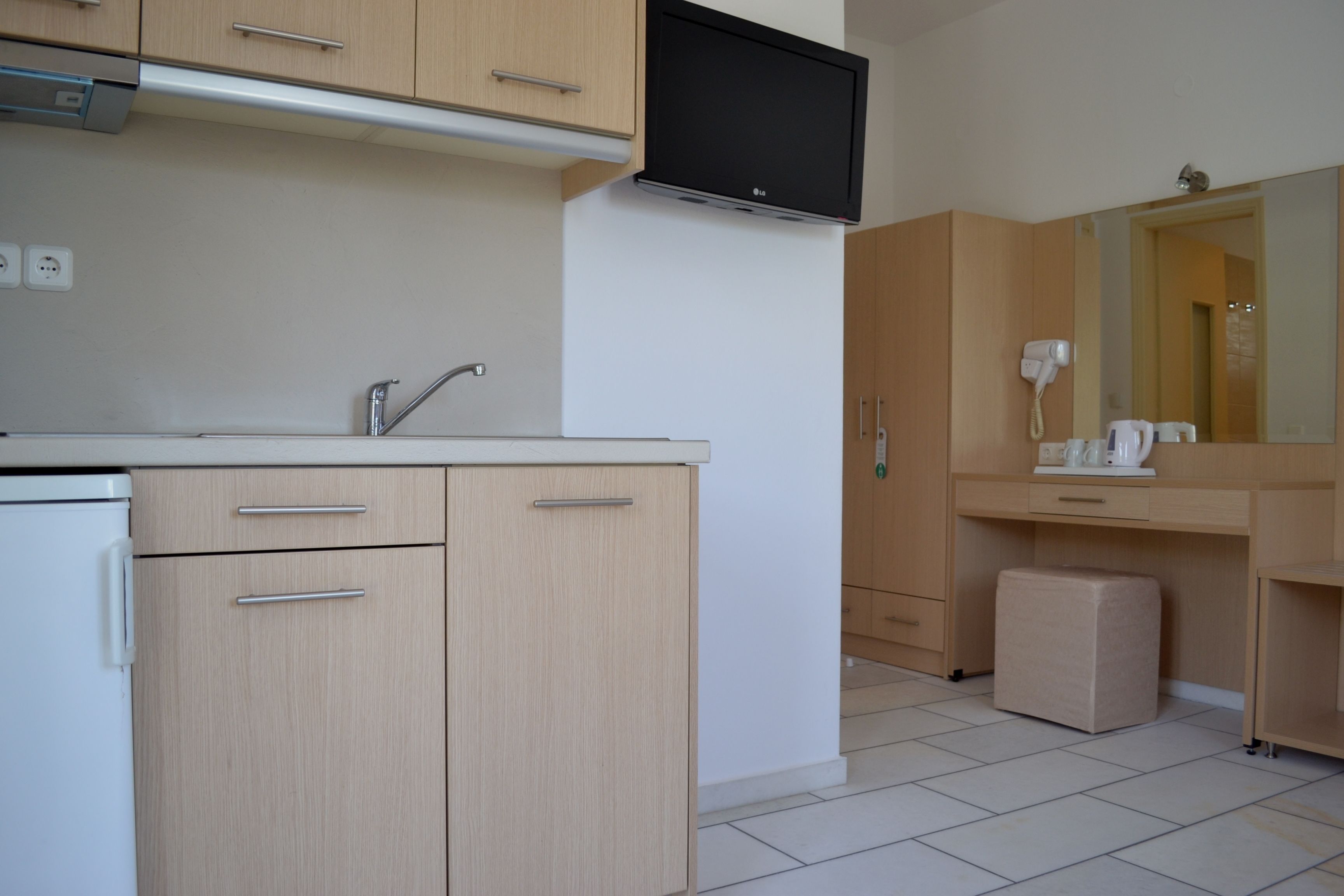 mini-fridge, electric kettle