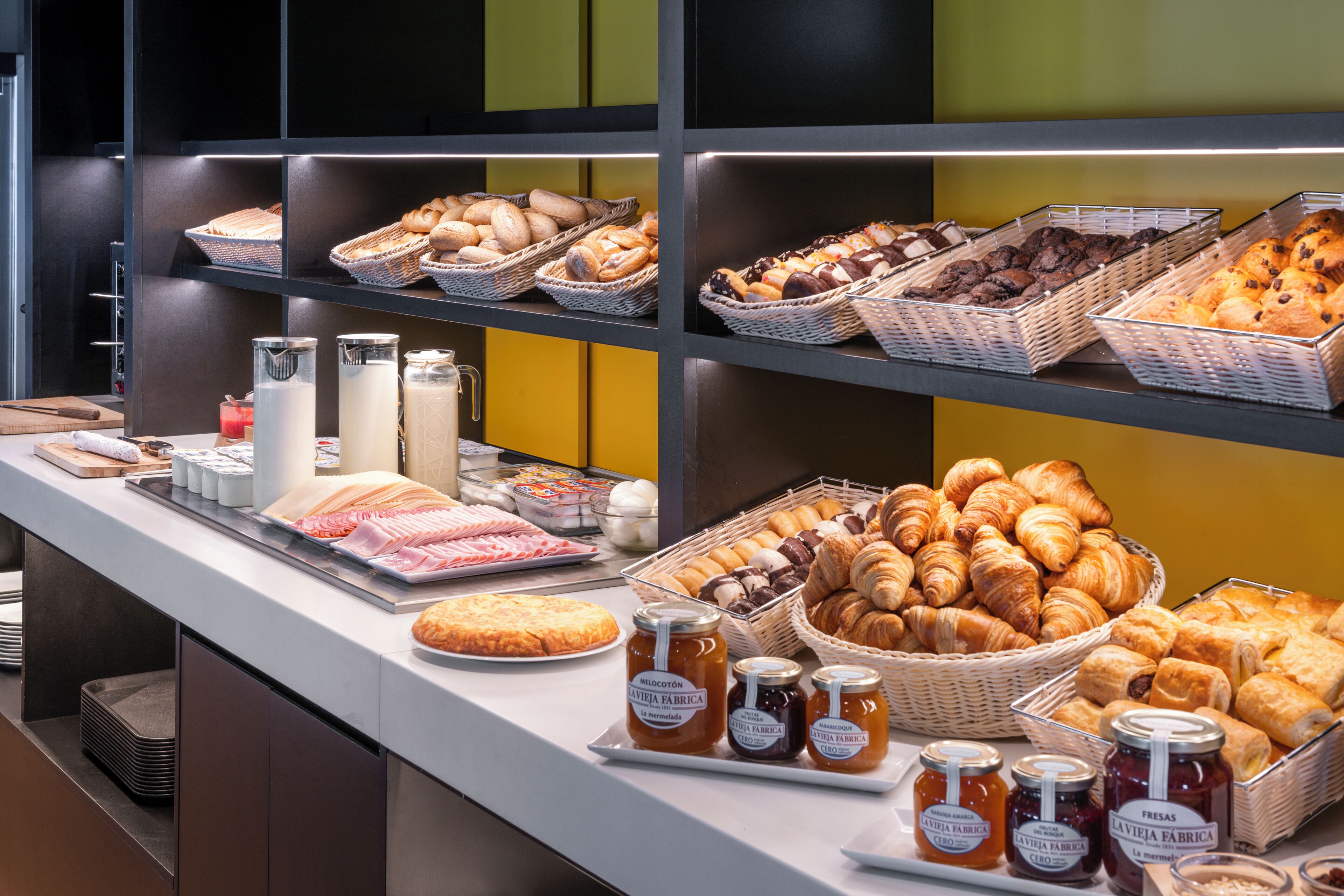 Daily buffet breakfast for a fee