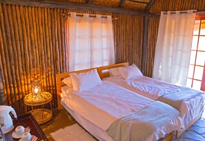 Bed sheets - Camelthorn Kalahari Lodge (Intu Afrika Kalahari Private Reserve)