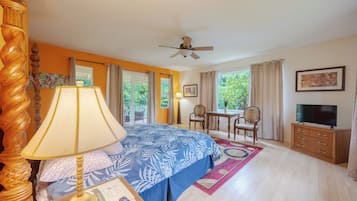 Kamer (Rainforest) | Individueel gedecoreerd, individueel gemeubileerd, een bureau