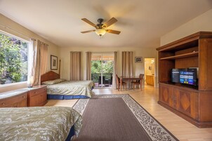 Room (Botanical) | Individually decorated, individually furnished, desk, laptop workspace