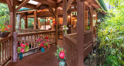 Volcano Village Lodge