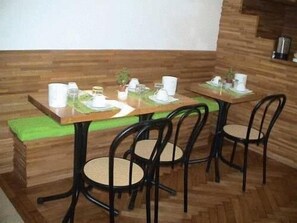 Desayuno buffet todos los días (con cargo)