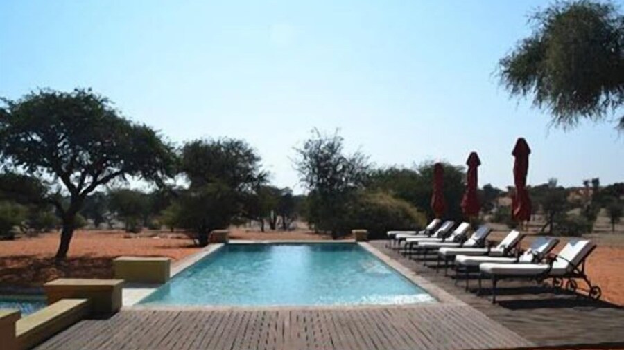 Zebra Kalahari Lodge