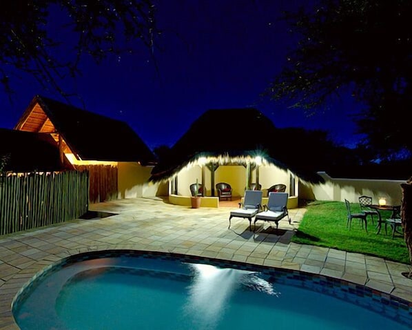 Outdoor pool, pool loungers