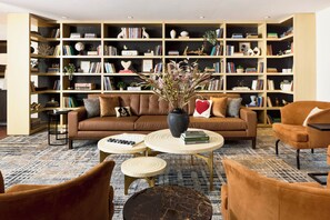 Lobby lounge - Archer Hotel Old Town Alexandria (Alexandria)