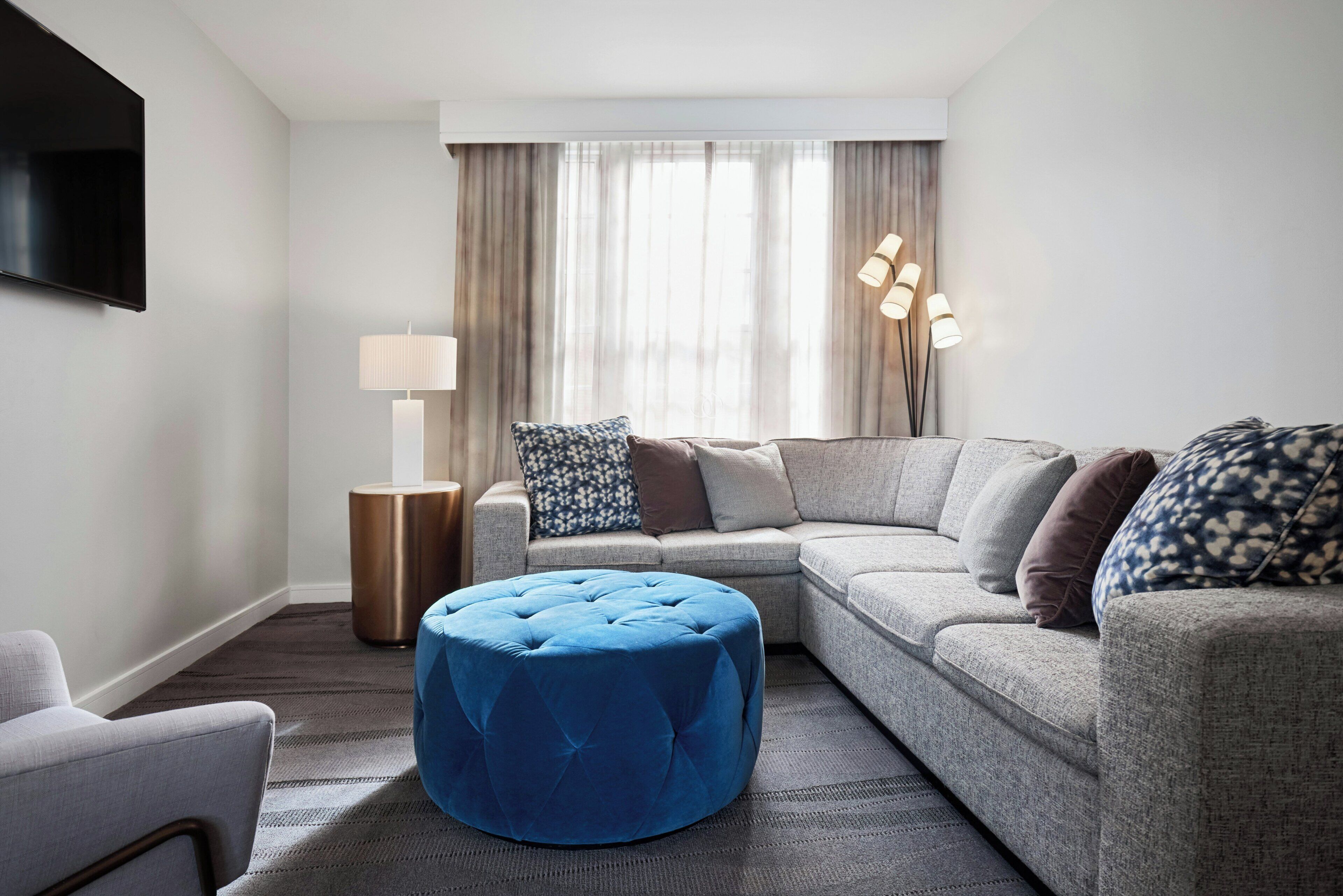 Premium bedding, in-room safe, desk, laptop workspace