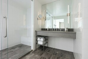 Diplomat Suite with Terrace | Bathroom - Archer Hotel Old Town Alexandria (Alexandria)