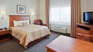 Caja de seguridad en la habitación, escritorio y cortinas blackout