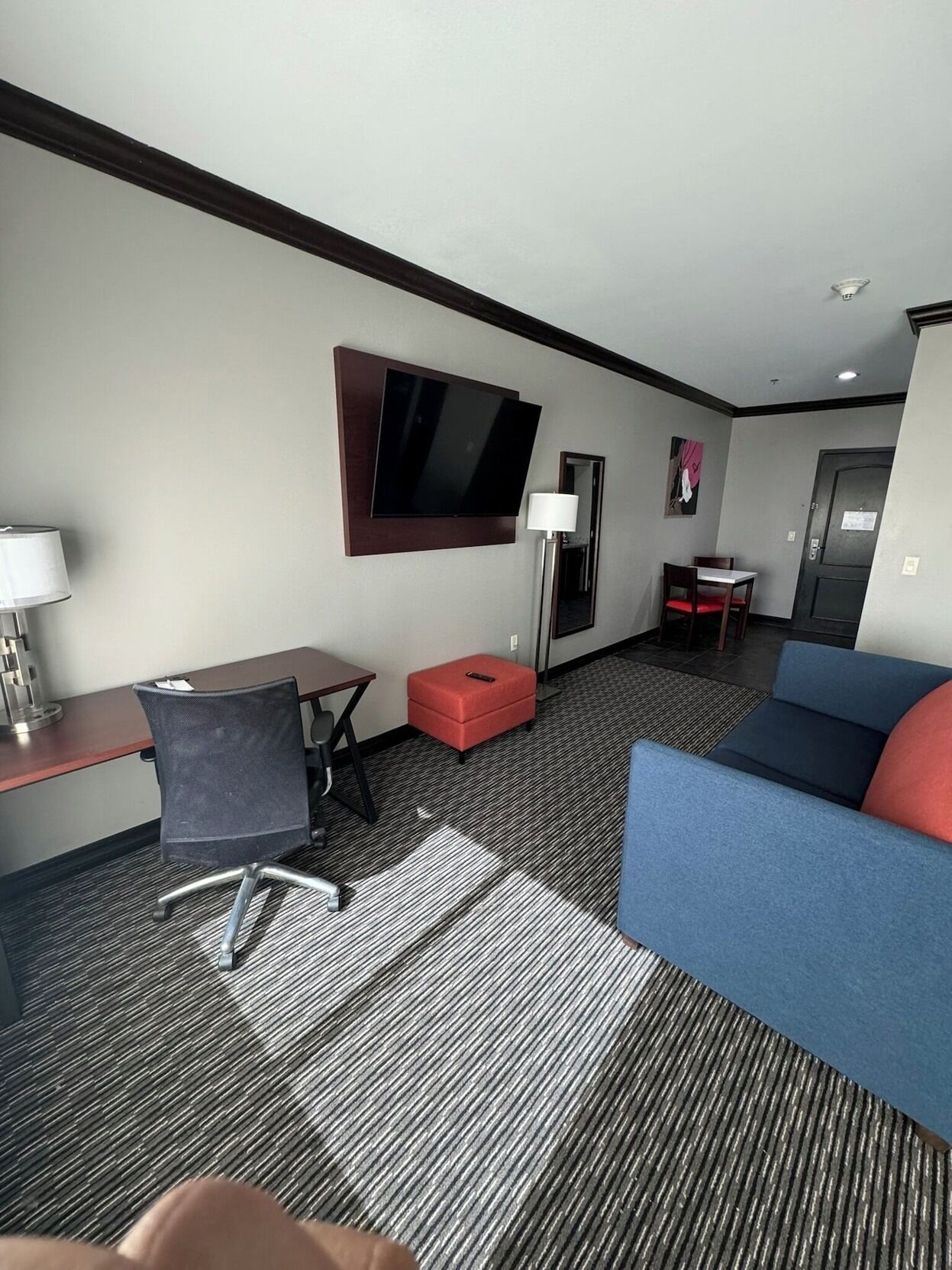 Living area | 50-inch TV with satellite channels
