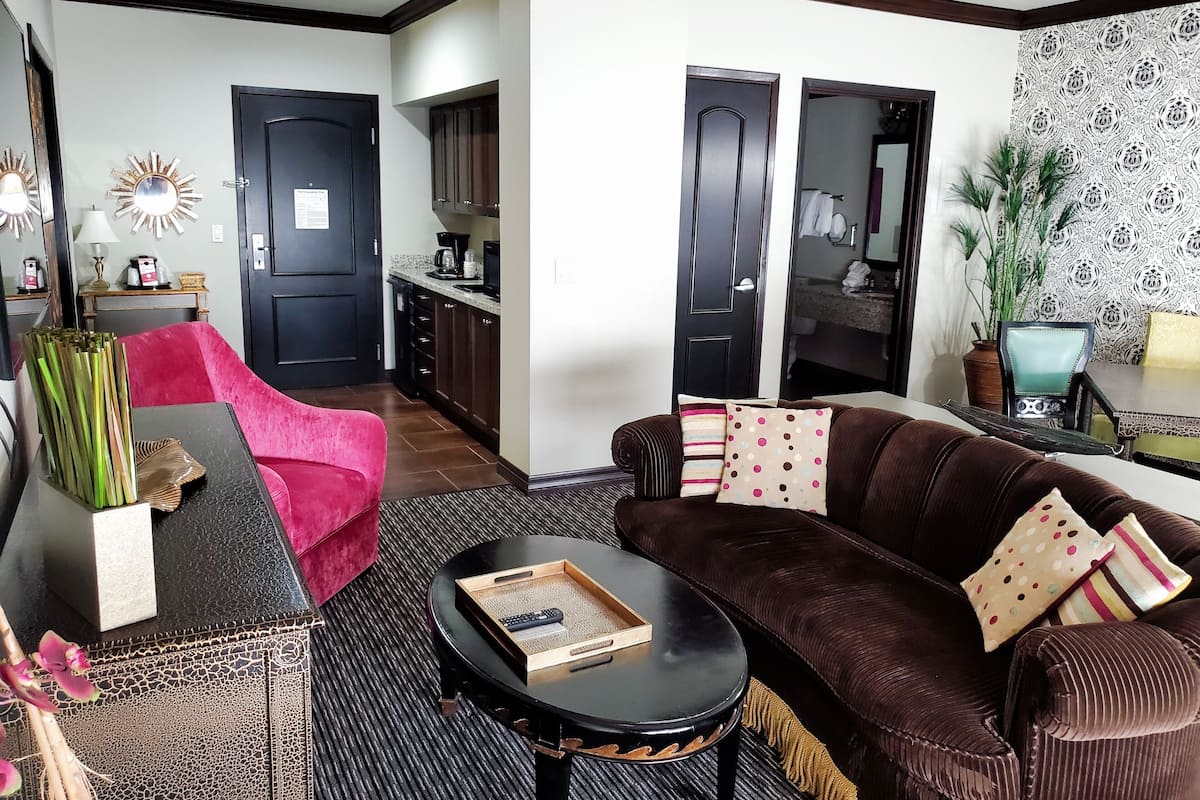 Presidential Suite, 1 King Bed, Non Smoking | Pillowtop beds, in-room safe, desk, blackout drapes