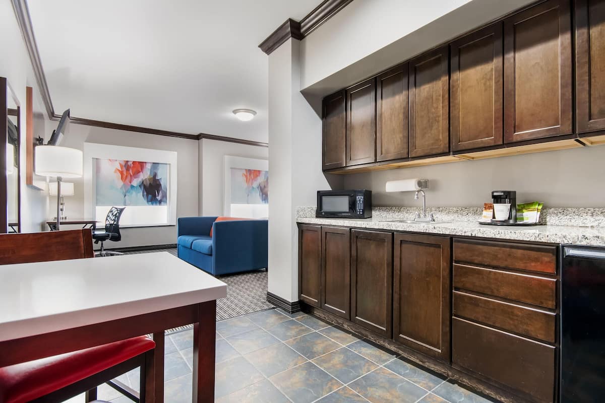 Studio, 1 kingsize bed | Pillowtop-bedden, een kluis op de kamer, een bureau